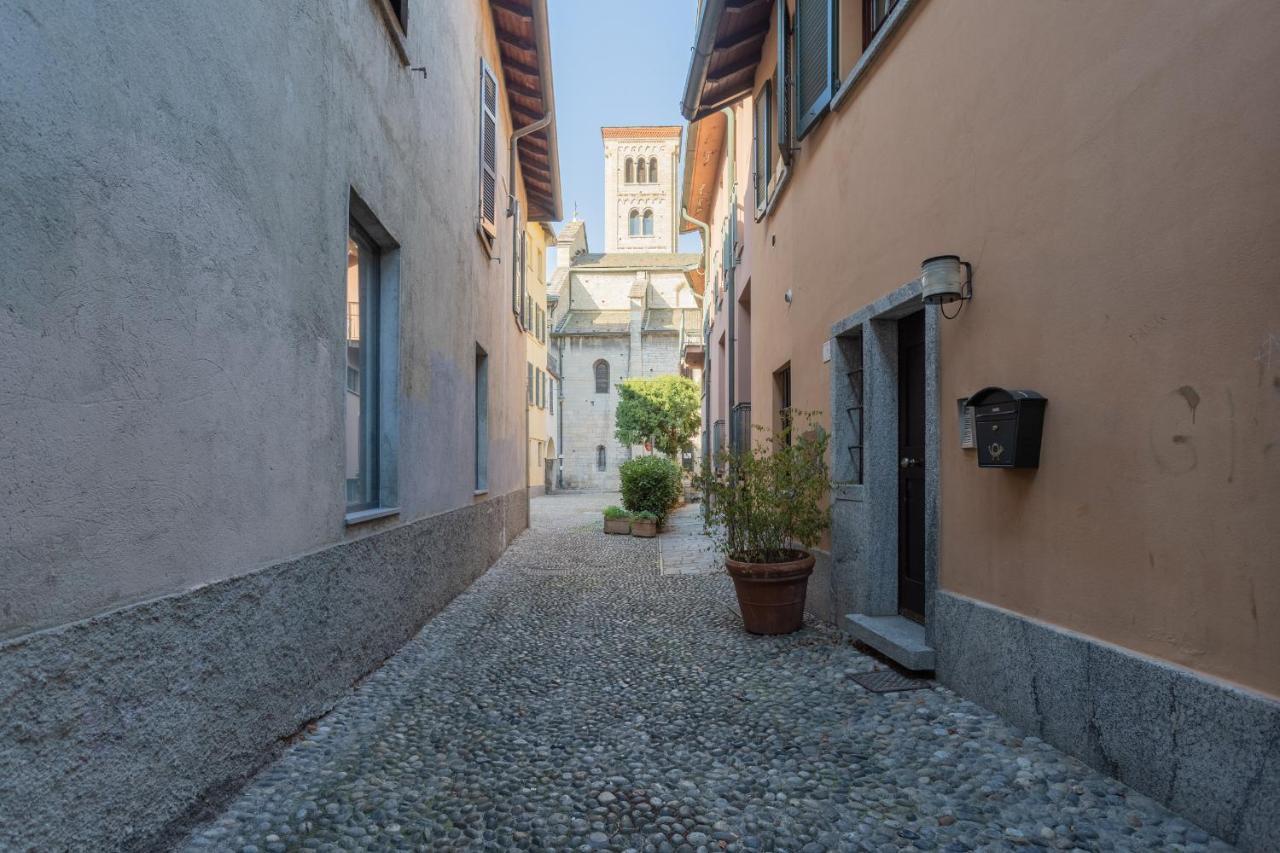 Blue Attic - Historical Como City Center By Rent All コモ エクステリア 写真