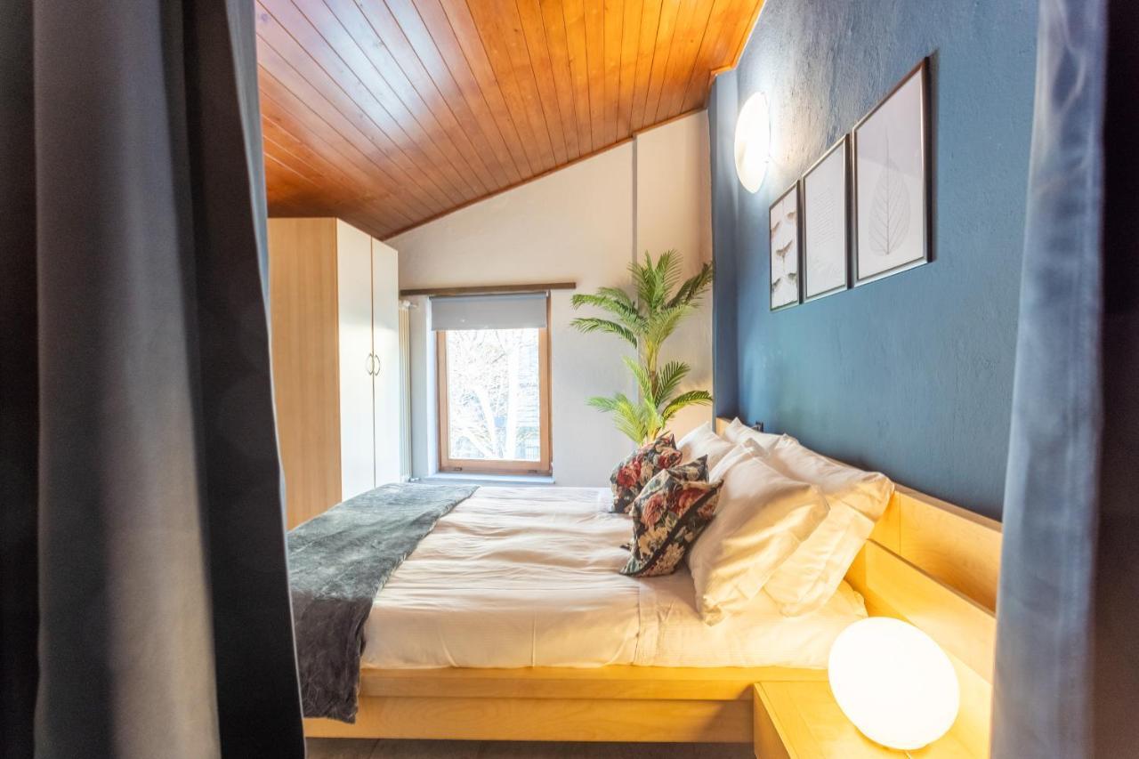 Blue Attic - Historical Como City Center By Rent All コモ エクステリア 写真
